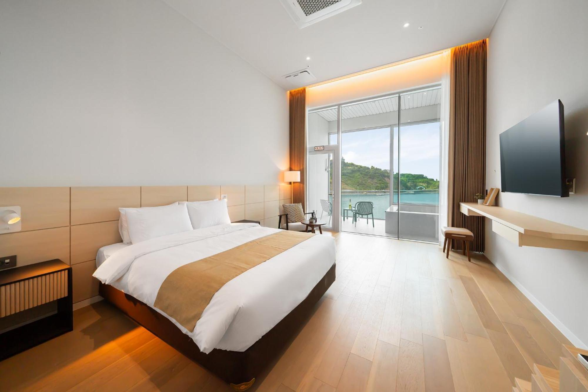 Yeosu Oandf Hotel Exterior foto