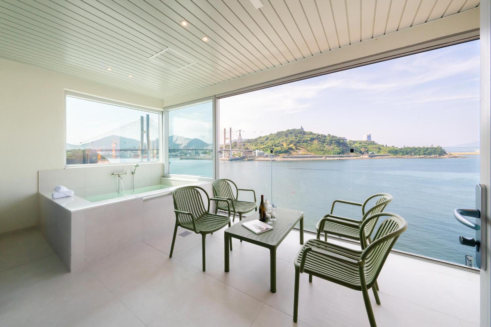 Yeosu Oandf Hotel Exterior foto